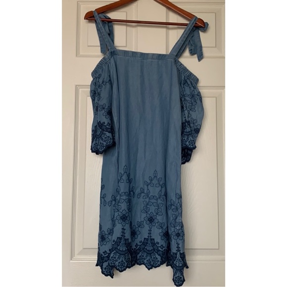 EVER NEW | Denim Embroidered Off The Shoulder Dress Sz US 6 - Picture 4 of 8
